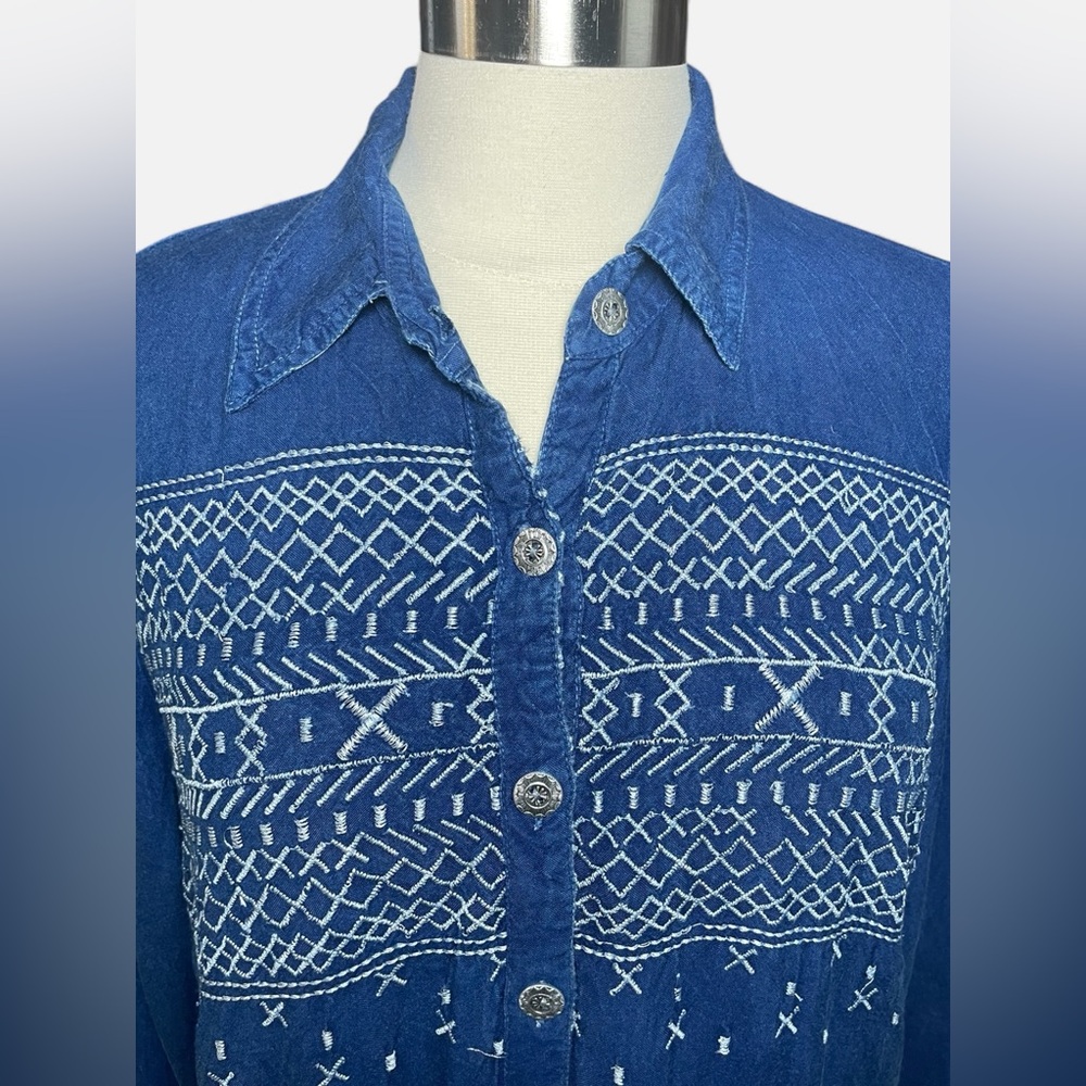Studio West Embroidered Denim Look Top Western Boho Blouse Size XL - Picture 6 of 8